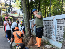 Kecamatan Kebayoran Baru Gelar Kerja Bakti di Taman Cemara