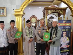 Duduk Bersama Jemaah Masjid Jami Baiturahman, Kapolresta Bandar Lampung Ajak Warga Jaga Kerukunan dan Persatuan