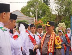 Wakapolda Lampung Menyampaikan Amanatnya Dalam Upacara Bendera Di SMA N 2 Bandar Lampung