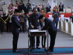 Sekdaprov Lampung Hadiri Rapat Paripurna Istimewa Peresmian Pemberhentian dan Pengangkatan Antar Waktu Anggota DPRD Provinsi Lampung