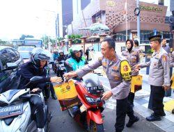 4 Jenderal Polri Kompak Bareng Polwan dan Wartawan Sebar Kebaikan di Bulan Ramadhan