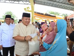 Gubernur Arinal Luncurkan Pasar Murah dan Memberi Bantuan Sosial bagi Masyarakat Kotabumi