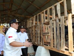 Gubernur Arinal Serahkan Bantuan untuk Desa Baznas Sektor Peternakan di Menggala Timur, Tulang Bawang