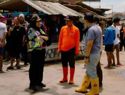 Walikota Eva Dwiana Meninjau Banjir di Citra Garden Bandar Lampung