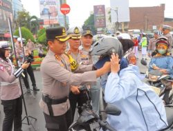 Gebyar Ops Patuh Krakatau 2024, Kapolresta Bandar Lampung Berikan Reward Bagi Pengendara Tertib