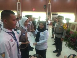 Walikota Eva Dwiana bersama Kapolresta Kukuhkan Satgas RETINAA Siswa SMP Se-Kota Bandar Lampung