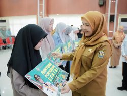 Walikota Eva Dwiana Salurkan Bantuan Dana Pendidikan Ke 1.000 Anak Pesantren