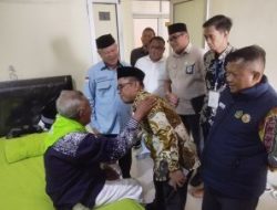 Deputi Pelayanan Haji Dalam Negeri BPH RI Puji Raharjo Tinjau Keberangkatan Haji