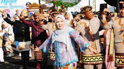 Peringati HUT 343 Bandar Lampung, Pemkot Gelar Karnaval Budaya Tari Ngigel