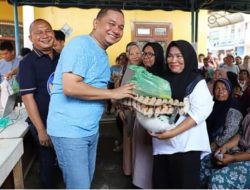 Tunaikan Janjinya Bakhtiar Ahmad Sibarani Gelar Pasar Murah Salurkan 10.000 paket sembako di Sibolga