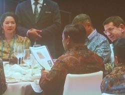 Prabowo dan Steve Forbes Makan Malam Bareng Kompak Pakai Batik