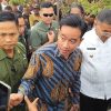 Gibran Naik Perahu dan Janji Perbaiki Infrastruktur Pesisir