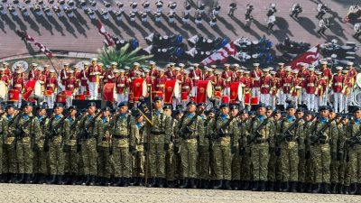 Komisi I DPR Tak Diajak Bahas Perubahan Seragam TNI