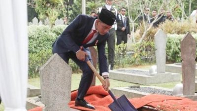Gibran Pimpin Upacara Pemakaman Istri Wapres Ke-4