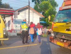 Sat Lantas Polres Labuhanbatu Intensifkan Strong Point Pagi Wujudkan Kamseltibcar Lantas Selama Ops Zebra 2025