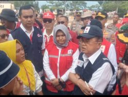 Ketua Umum PMI, H.Jusuf Kalla Kunjungi Korban Banjir Bandang di Kecamatan Tukka, Kab Tapteng, Bawa sejumlah Bantuan & Tim Medis