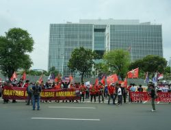 Aksi LMND di Depan Kedubes Amerika: Tolak Imperialisme AS dan Intervensi Terhadap Venezuela