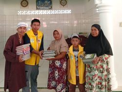 Aksi Solidaritas Pimpinan Pusat Pemuda Tabagsel dan Ruang Baca Bambu Salurkan Al-Qur’an dan Iqro ke Masjid Jami Bonalumban