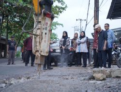 Atasi Titik Rawan, Eva Dwiana Kebut Normalisasi Jalan dan Saluran Air