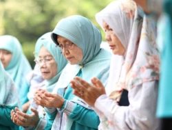 Wujud Kepedulian Sosial di Bulan Ramadan, DWP Unila Salurkan Ratusan Paket Sembako di Masyarakat