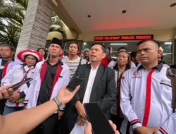 Lamsiang Sitompul, SH., M.H., Pimpin Massa Laporkan Dugaan Penistaan Agama ke Polda Sumut