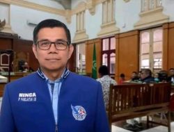 Anggota DPR Hinca Panjaitan Hadir di Sidang Kasus Pembelian BBM Bersubsidi di PN Medan