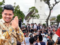 Ratusan Massa Demo di Depan Kantor Gubernur Sumut, Minta Program Makan Bergizi Gratis Dilanjutkan