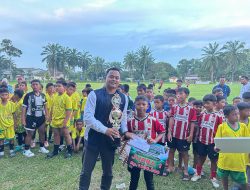 Danyonif 956/SBA Turun Langsung Serahkan Piala, Dorong Lahirnya Bibit Muda Sepakbola Labuhanbatu