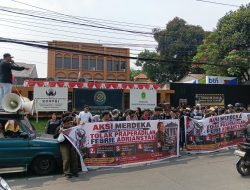 Massa Kepung PN Jaksel, Desak Hakim Tolak Praperadilan Febrie Adriansyah