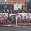 Jelang Putusan Praperadilan Febrie, Ratusan Massa Kembali Datangi PN Jaksel