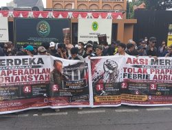 Jelang Putusan Praperadilan Febrie, Ratusan Massa Kembali Datangi PN Jaksel