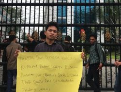 ARB Sumut Gelar Aksi di Kejati Sumut, Soroti Dugaan Pungutan Dana THR Guru PAI di Padang Lawas