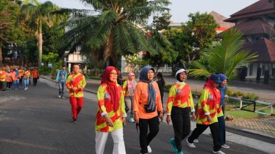 150 Paket Sosial Dibagikan, Dies Natalis ke-23 IKA FH Unila Hadirkan Semangat Berbagi dan Kebersamaan