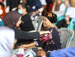 Bukan Sekadar Pengobatan Gratis, Unila Ajak Warga Pulau Pasaran Jaga Lingkungan