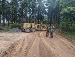 Dandim 0209/Labuhanbatu Letkol Kav Hanung Kaptiaji, S.Sos., M.I.P. Pimpin TMMD Ke-130 Bangun Jalan 1.700 Meter di Labusel
