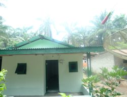 Ayunan Semen Menjadi Jejak Harapan, Satgas TMMD ke-130 Kodim 0209/LB Poles Lantai Rumah Tukirin